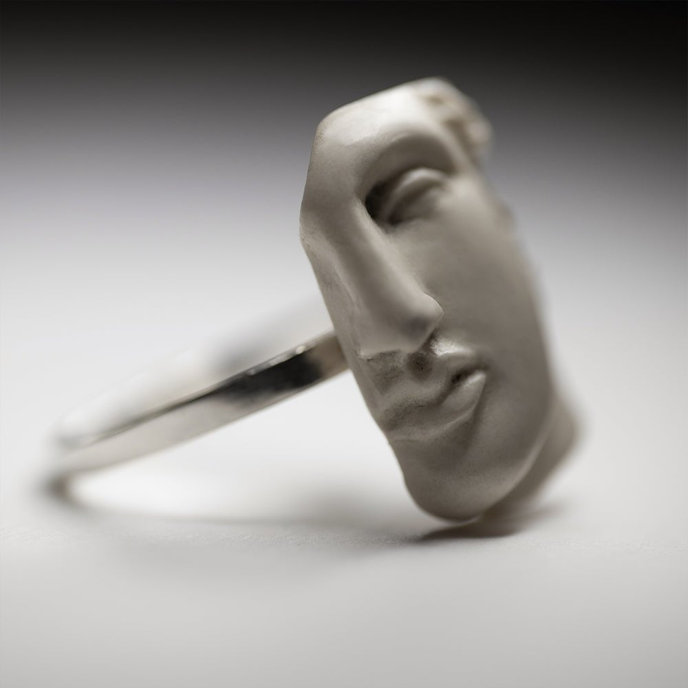 ACHILLES RING - Macabre Gadgets