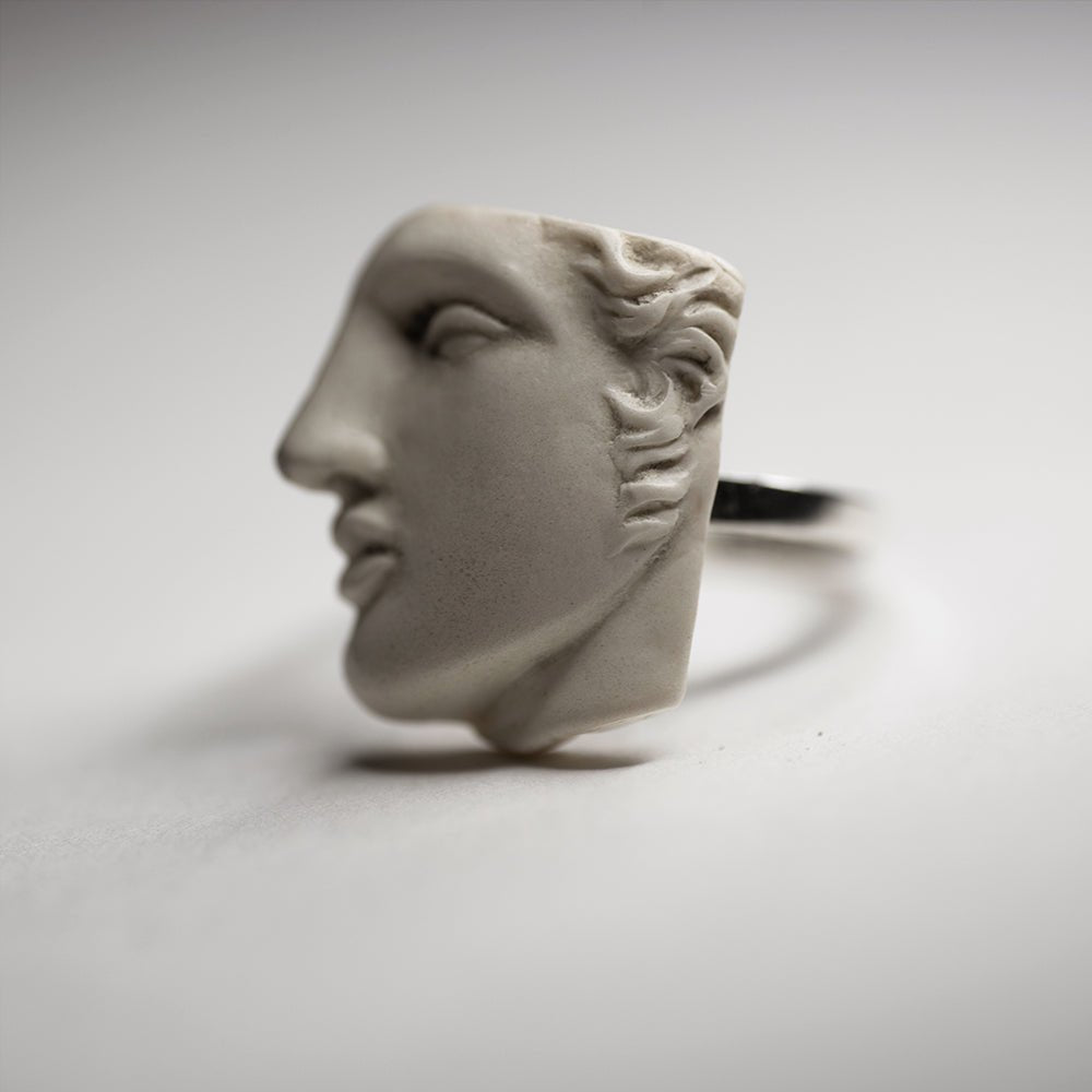 ACHILLES RING - Macabre Gadgets