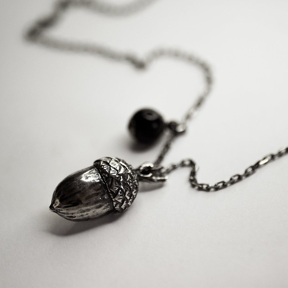ACORN PENDANT - Macabre Gadgets Store