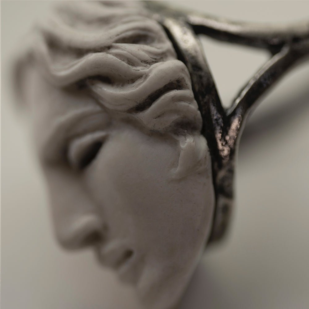 AMAZON'S HEAD RING - Macabre Gadgets Store
