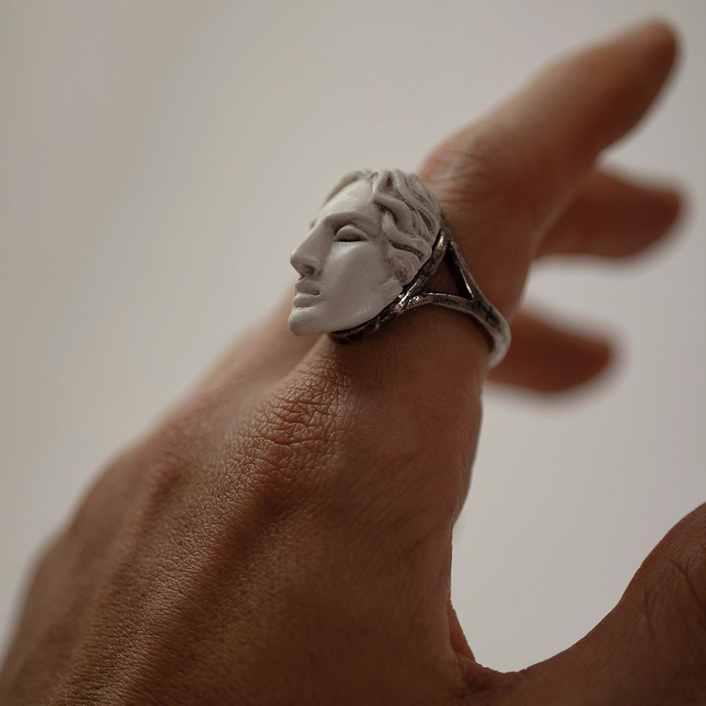 AMAZON'S HEAD RING - Macabre Gadgets Store