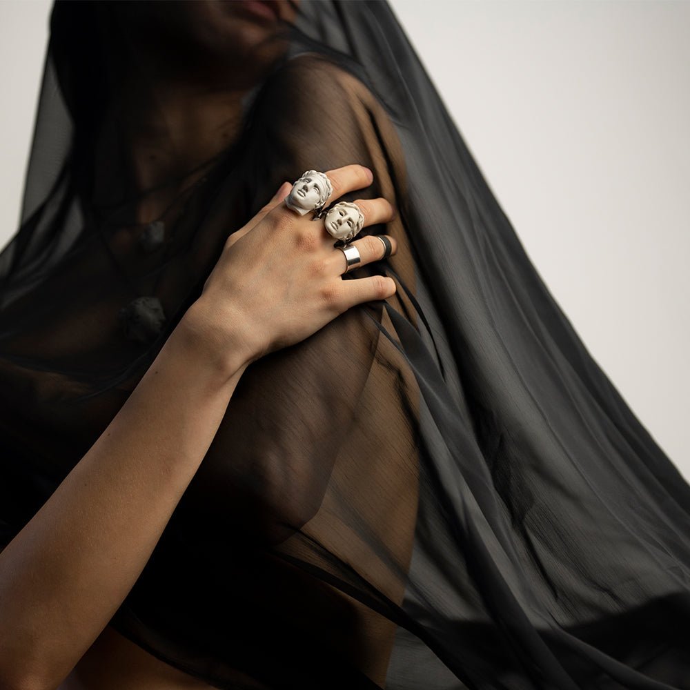 AMAZON'S HEAD RING - Macabre Gadgets Store