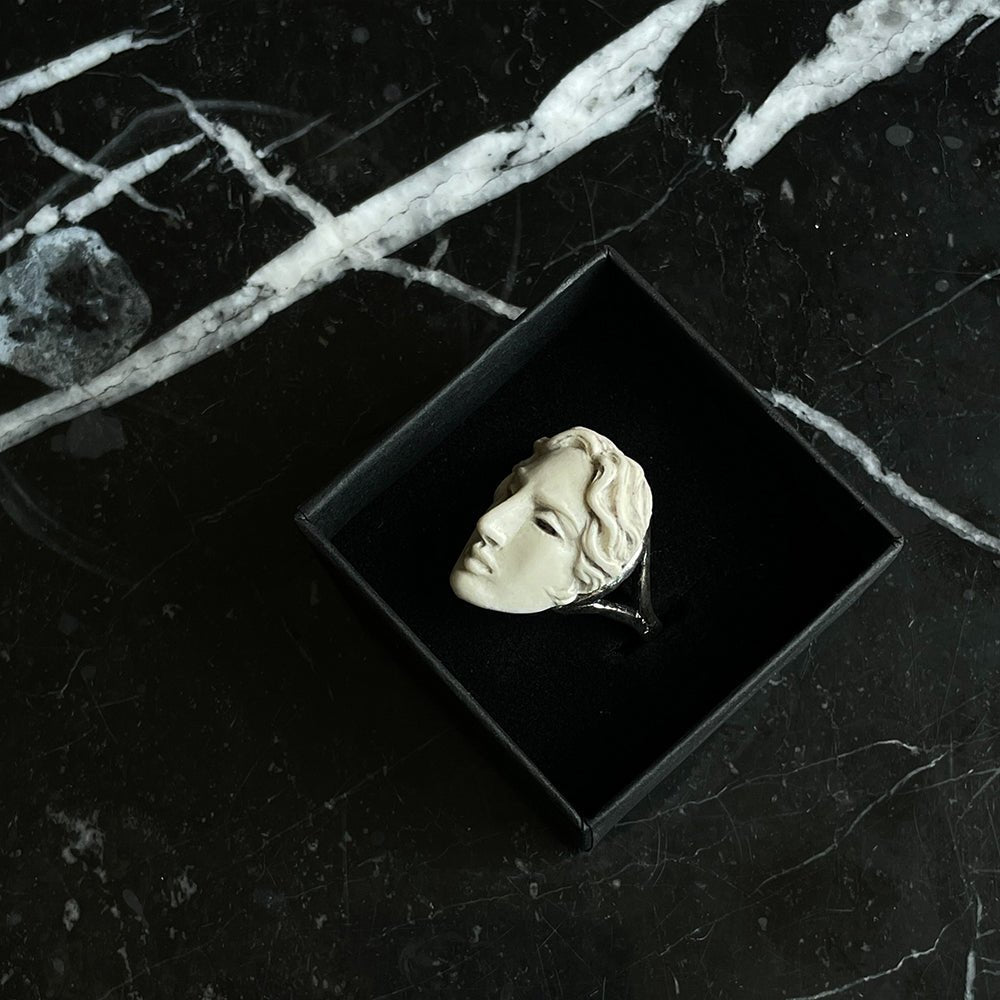 AMAZON'S HEAD RING - Macabre Gadgets Store