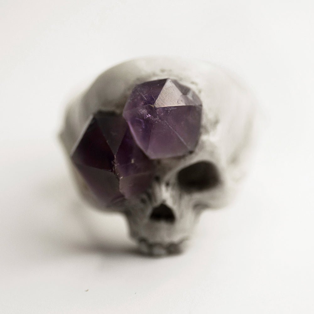Amethyst Crystal Skull Ring front view with skull and crystals details clearly visible 