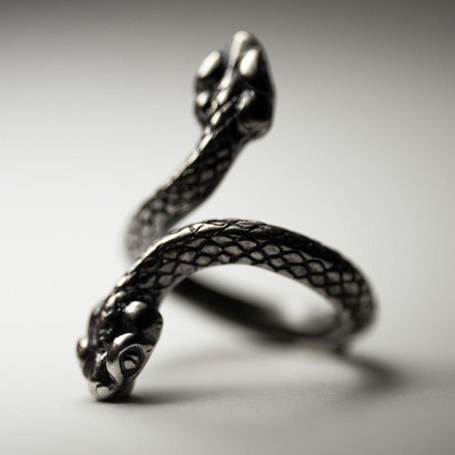 AMPHIS RING - Macabre Gadgets Store