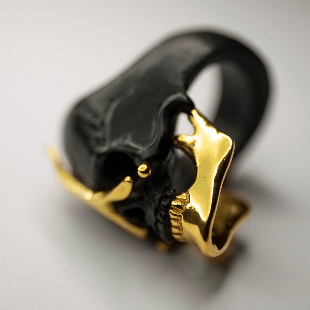 ANCIENT SKULL RING - BLACK - Macabre Gadgets Store