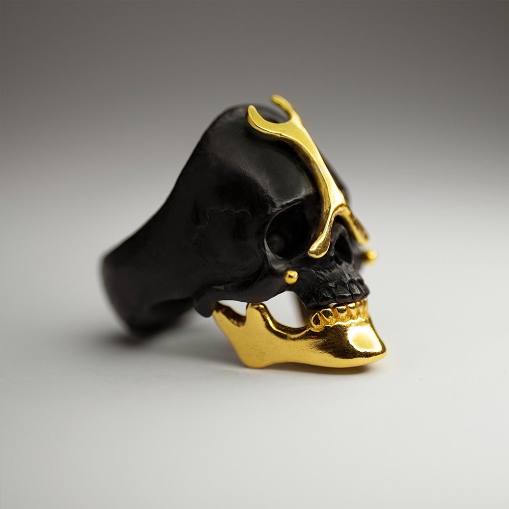 ANCIENT SKULL RING - BLACK - Macabre Gadgets Store
