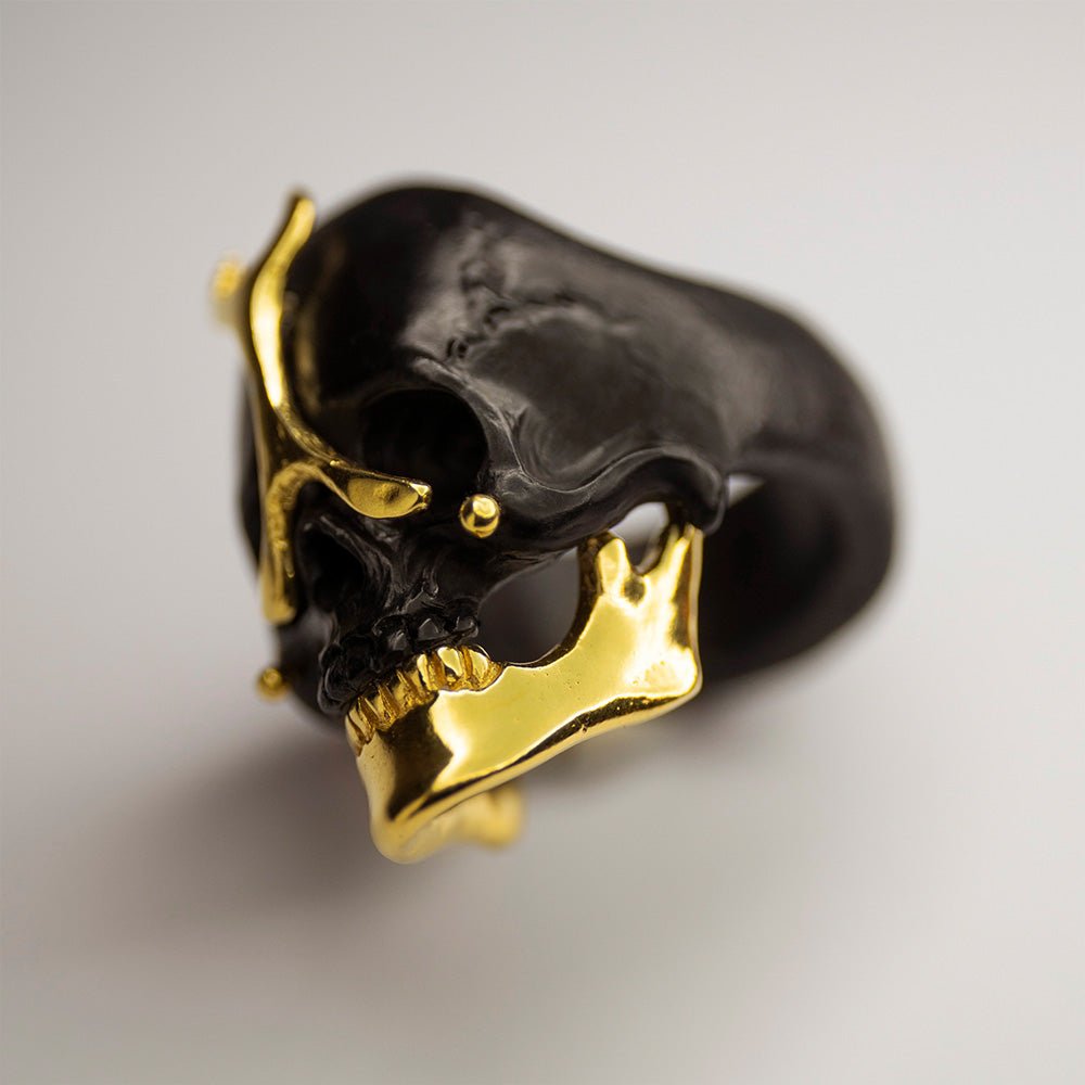 ANCIENT SKULL RING - BLACK - Macabre Gadgets Store