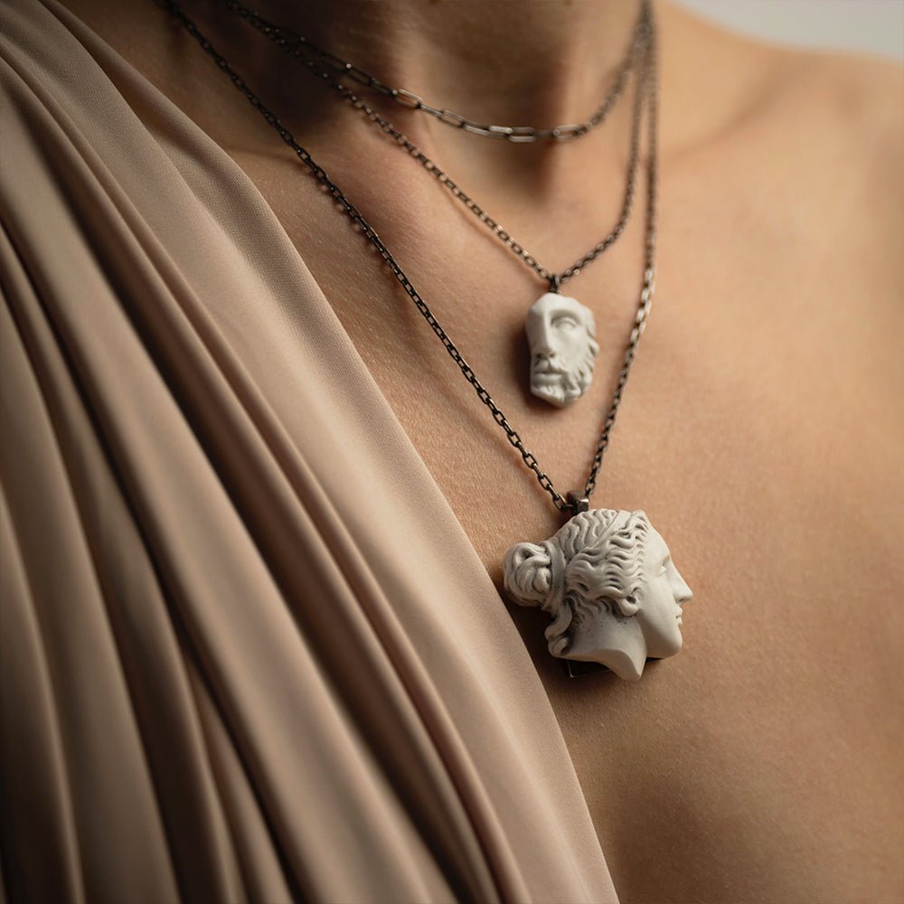 APHRODITE PENDANT - Macabre Gadgets Store