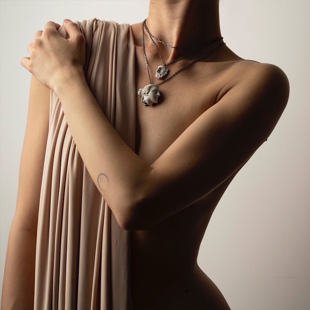 APHRODITE PENDANT - Macabre Gadgets Store