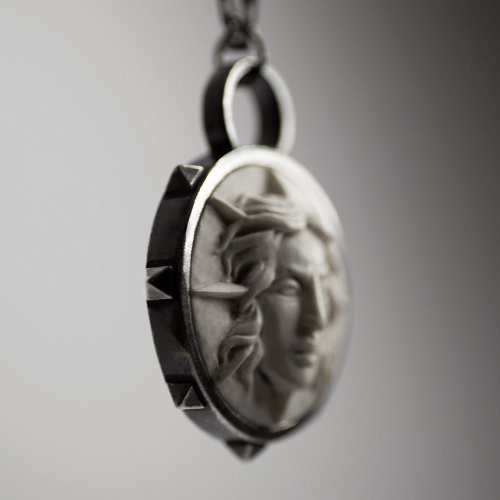 APOLLO PENDANT - Macabre Gadgets Store