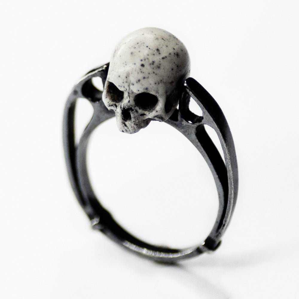 ARCHE SKULL RING - Macabre Gadgets Store