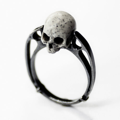 ARCHE SKULL RING - Macabre Gadgets Store