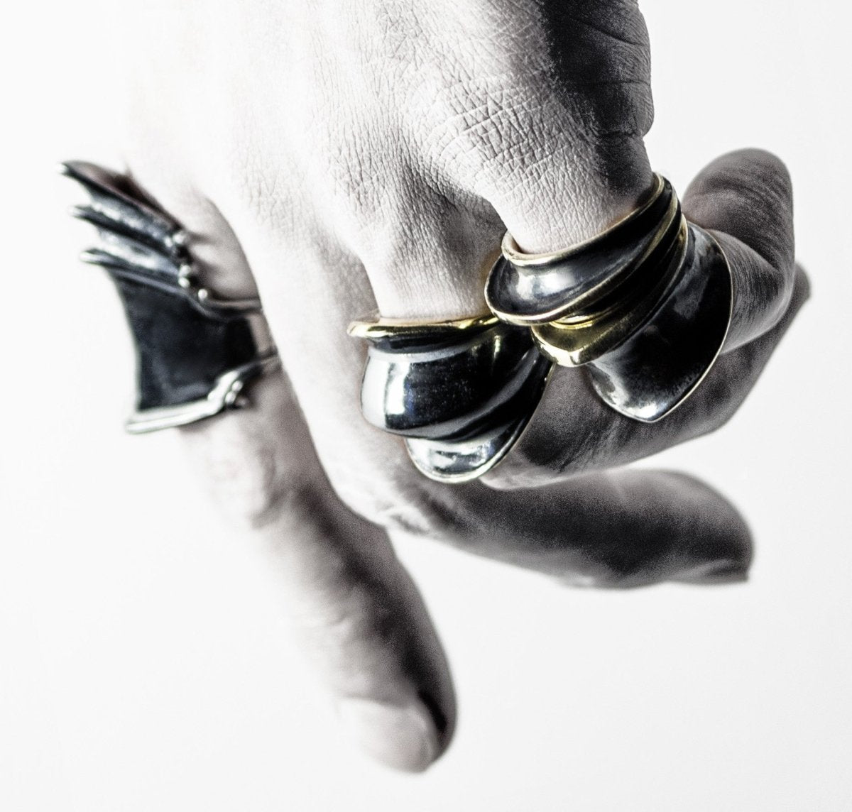 ARMOUR I RING - Macabre Gadgets Store