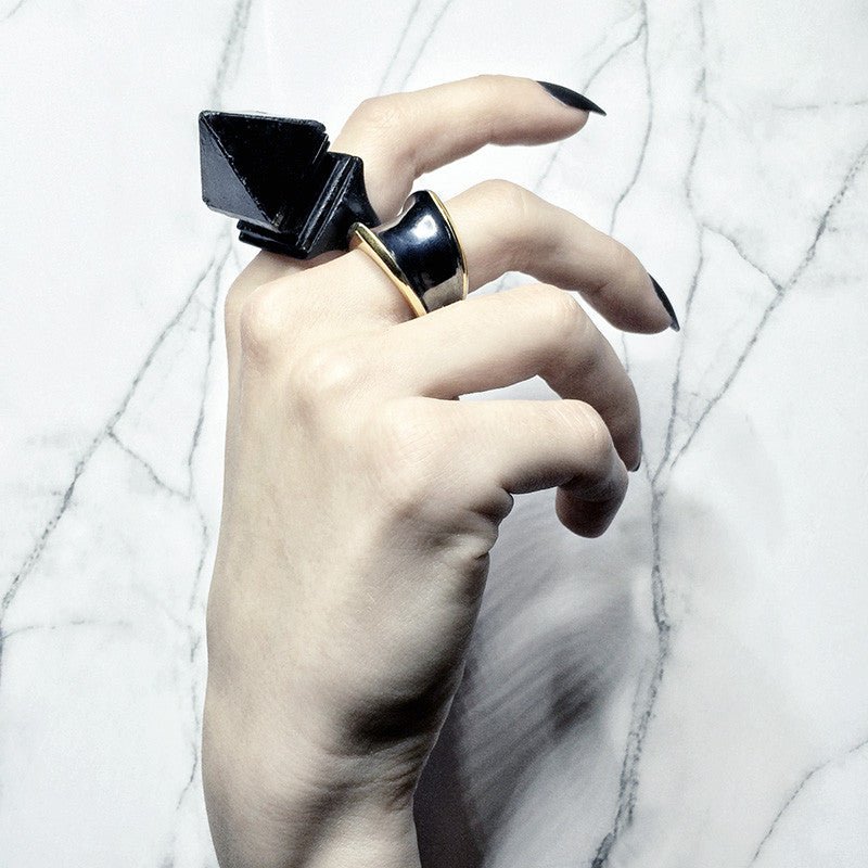 ARMOUR I RING - Macabre Gadgets Store