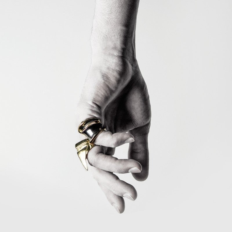 ARMOUR I RING - Macabre Gadgets Store