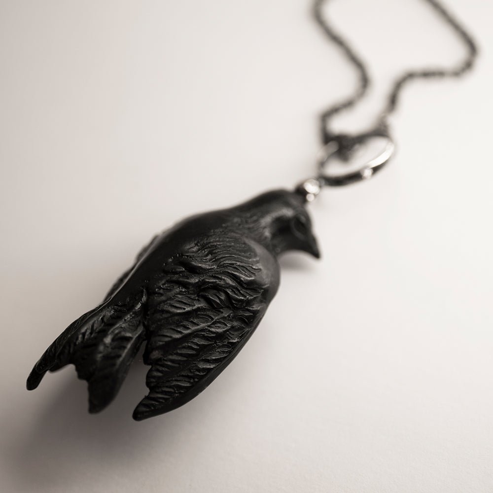 AVIS AETERNA PENDANT - BLACK - Macabre Gadgets Store