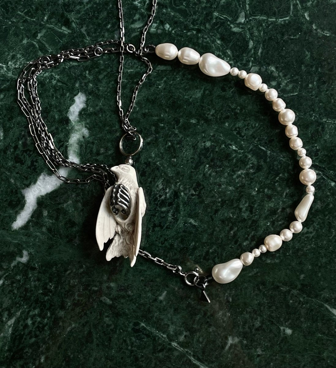 AVIS AETERNA PENDANT - WHITE - Macabre Gadgets Store
