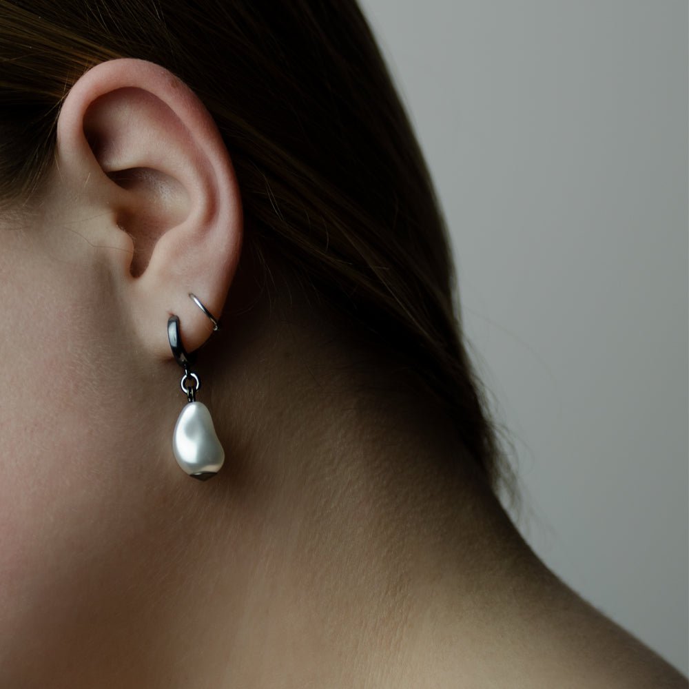 BAROQUE PEARL DROP EARRING - Macabre Gadgets Store