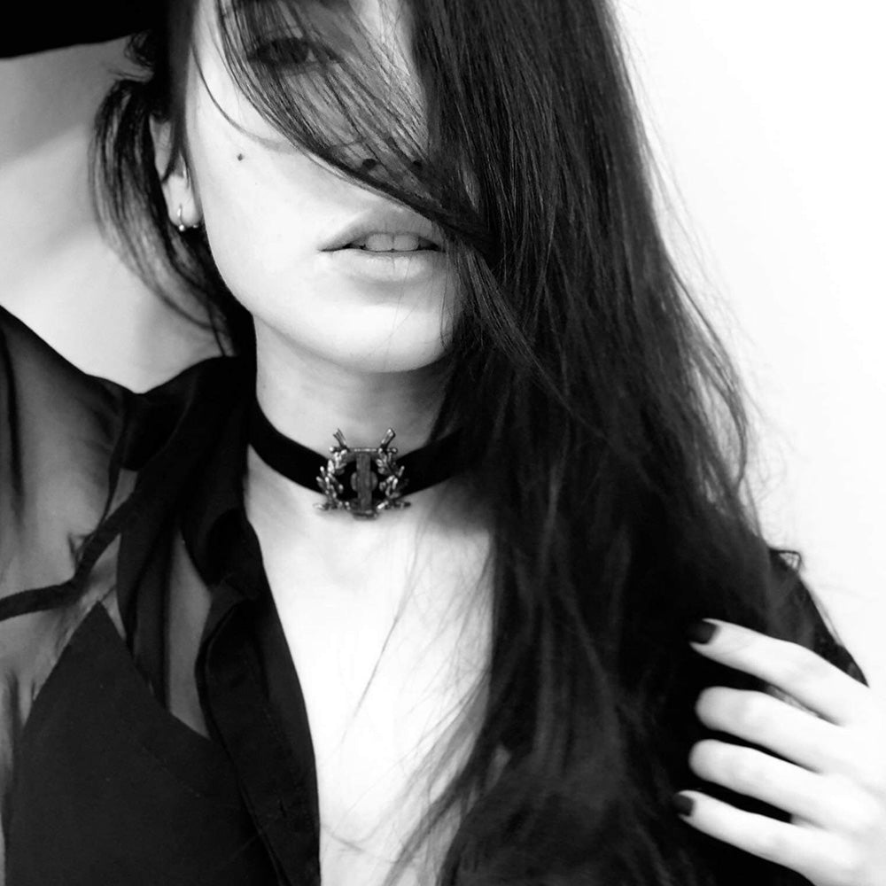 BLACK LYRE CHOKER - Macabre Gadgets Store