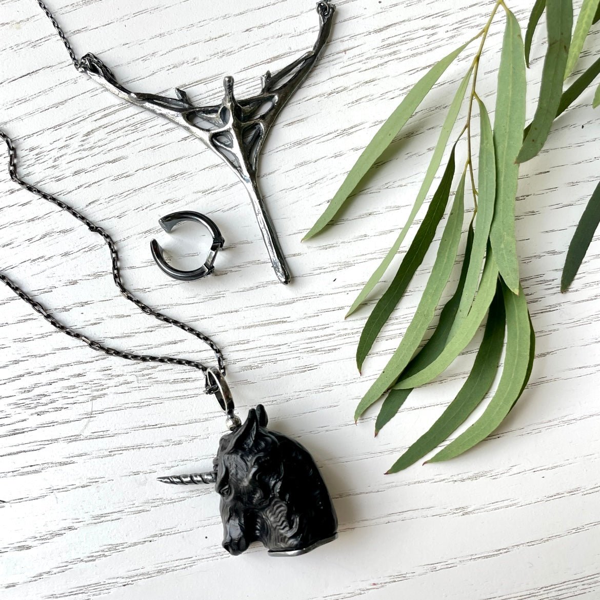 BLACK UNICORN PENDANT - Macabre Gadgets Store