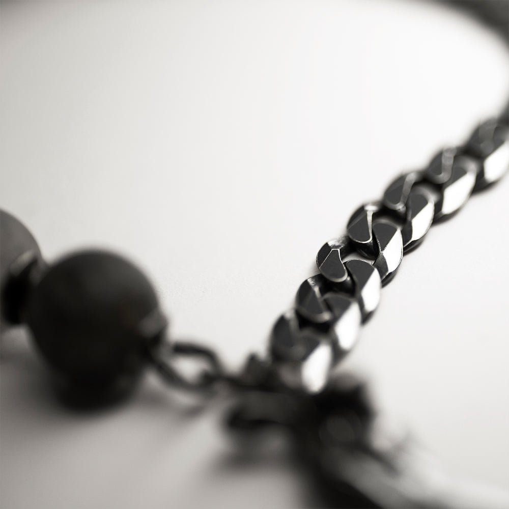 Claw Bracelet - close up on flat curb chain