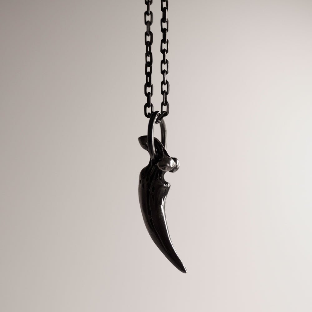 CLAW PENDANT - Macabre Gadgets Store