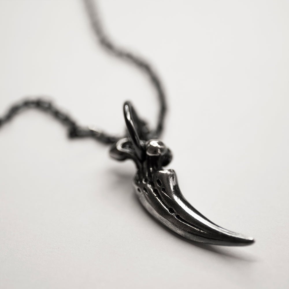 CLAW PENDANT - Macabre Gadgets Store