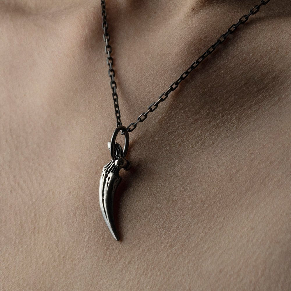 CLAW PENDANT - Macabre Gadgets Store