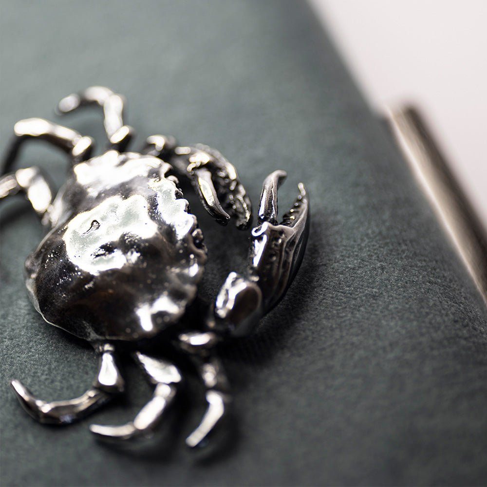 CRAB CLUTCH - Macabre Gadgets Store
