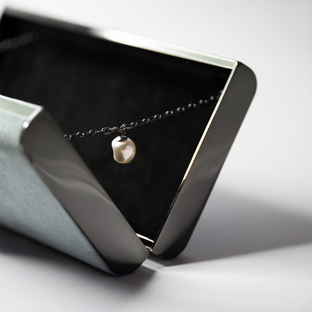 CRAB CLUTCH - Macabre Gadgets Store