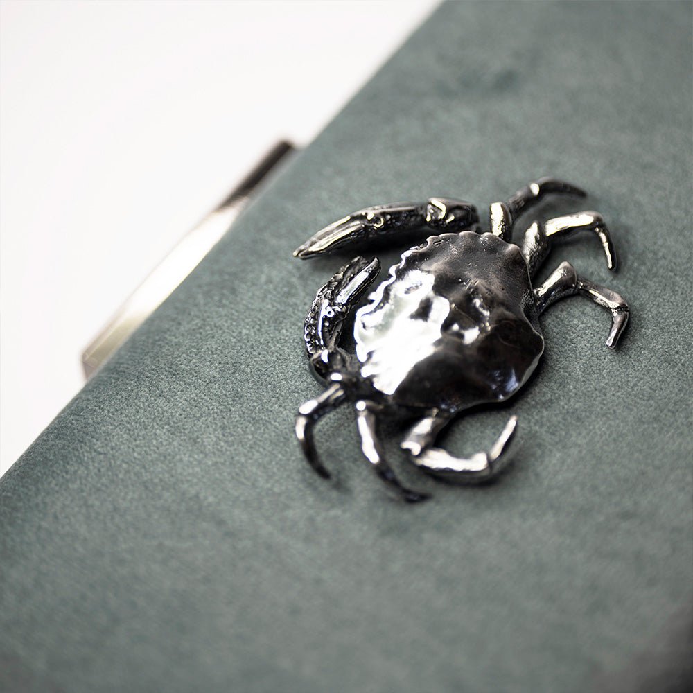 CRAB CLUTCH - Macabre Gadgets Store