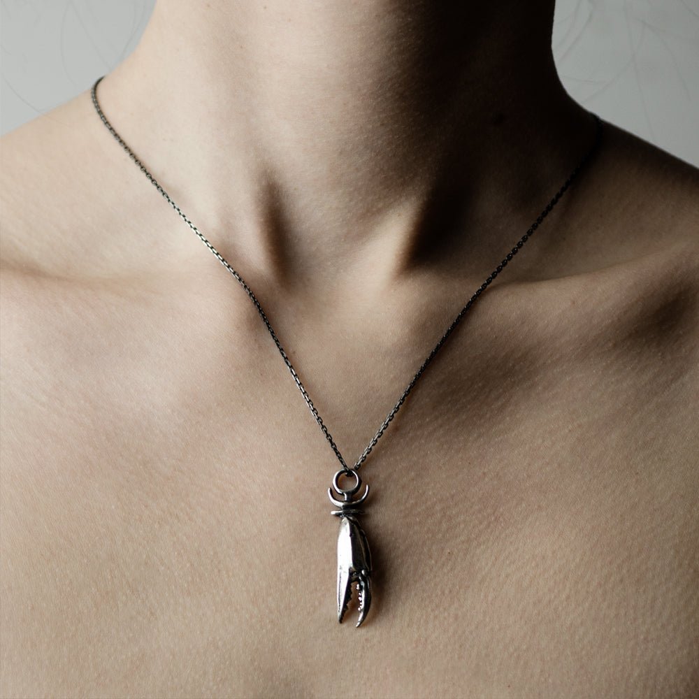CRAB PENDANT - Macabre Gadgets Store