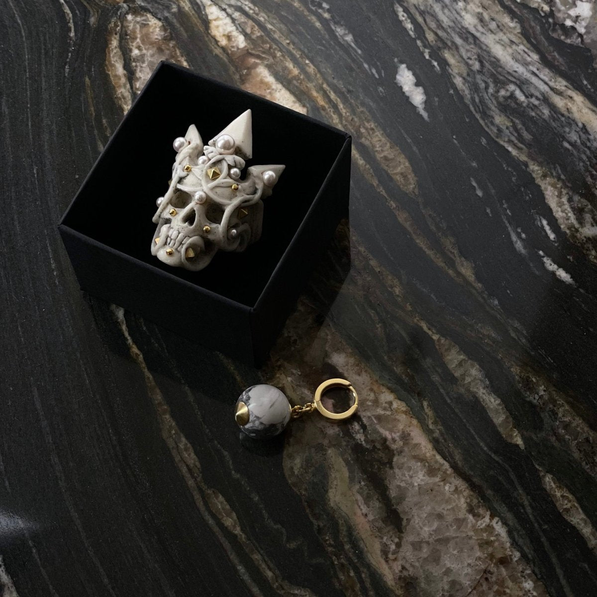 CROWN SKULL RING - Macabre Gadgets Store