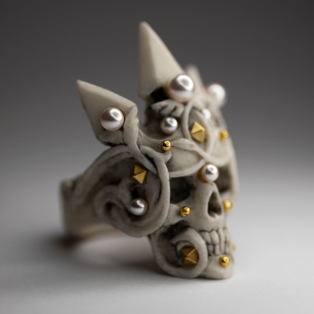 CROWN SKULL RING - Macabre Gadgets Store