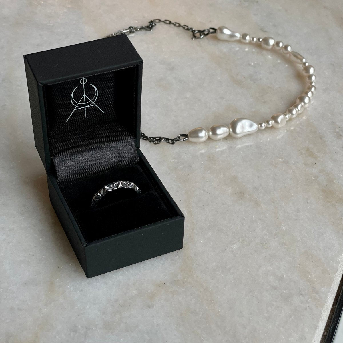 DRAGONFLY RING - Macabre Gadgets