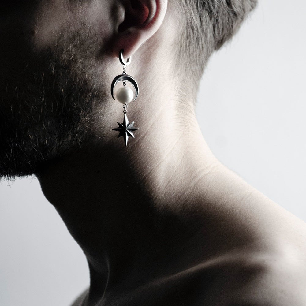 ÉCLIPSE LUNAIRE EARRING - Macabre Gadgets Store