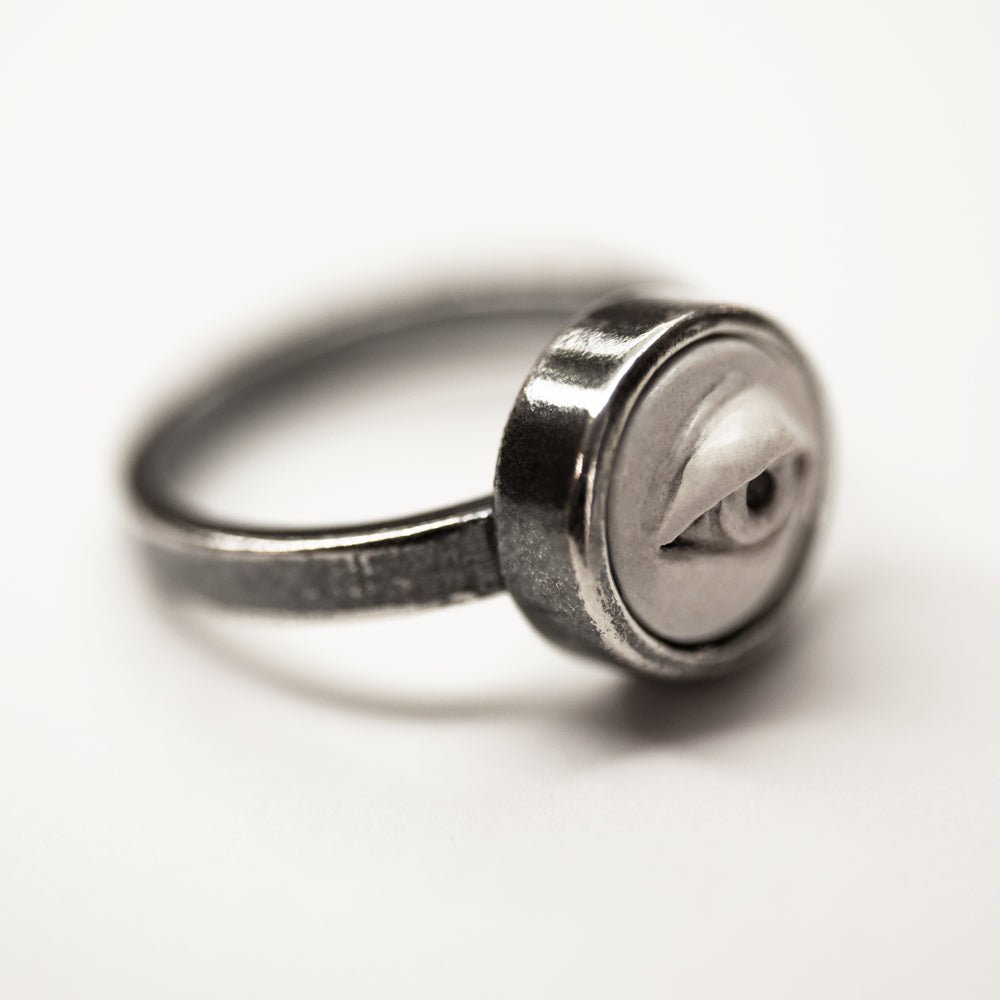EYE RING - Macabre Gadgets Store