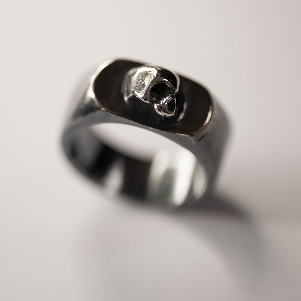 FLOW RING - Macabre Gadgets