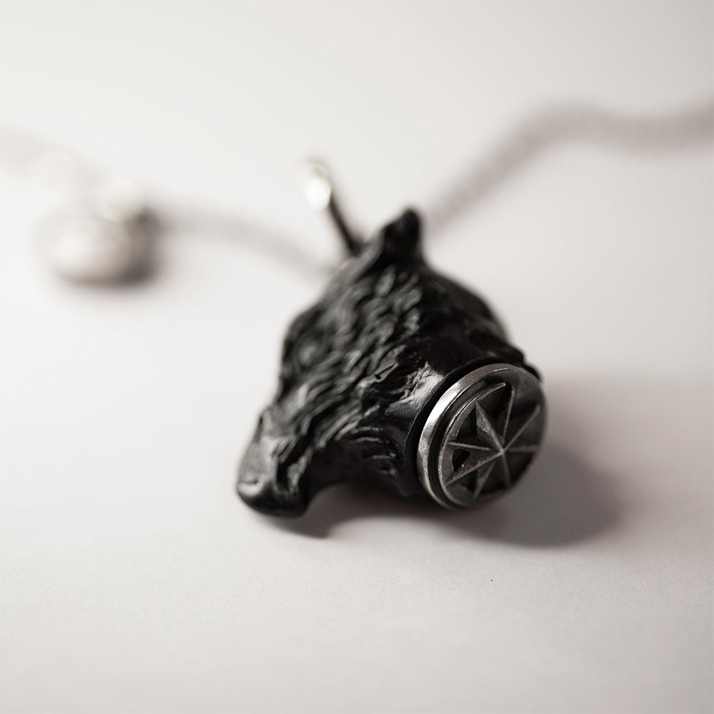 GRIFFIN PENDANT - BLACK - Macabre Gadgets Store