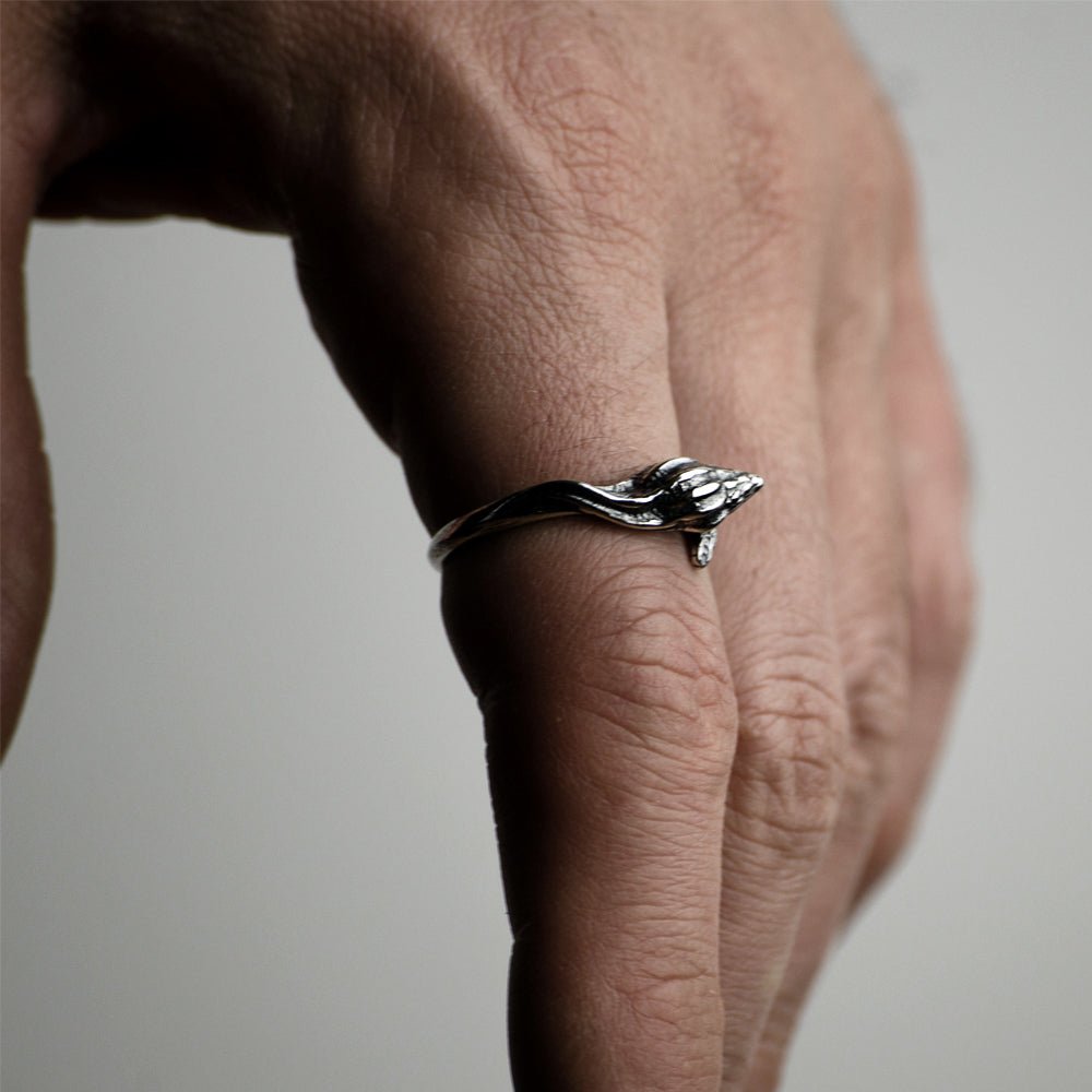 LATIRUS SHELL RING - Macabre Gadgets Store