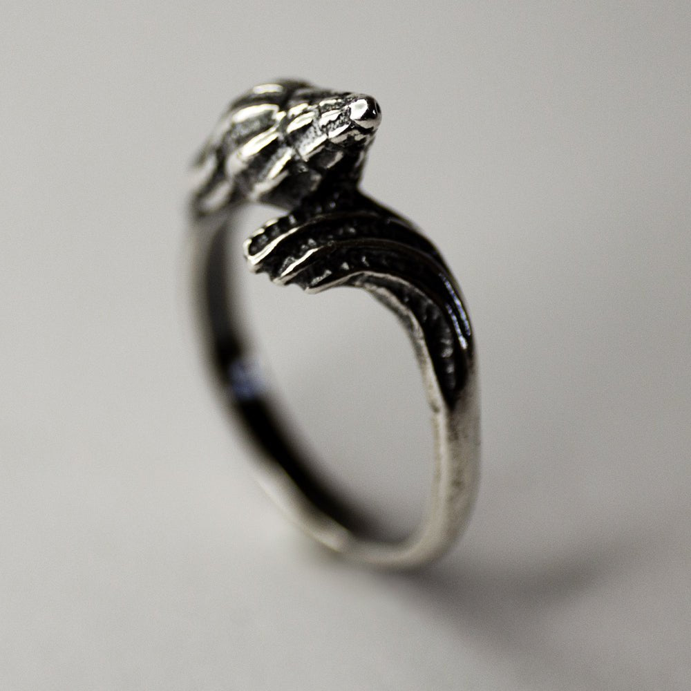 LATIRUS SHELL RING - Macabre Gadgets Store