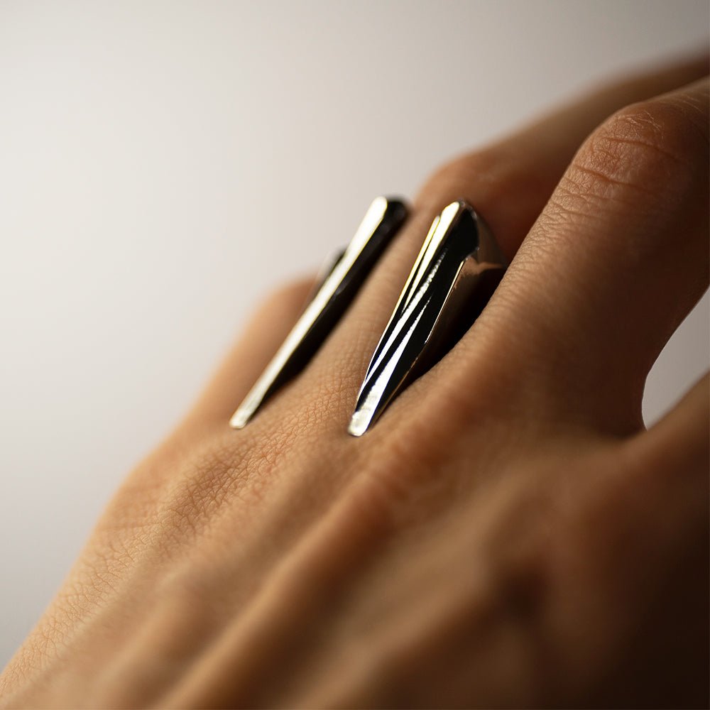 MANTIS RING - Macabre Gadgets Store