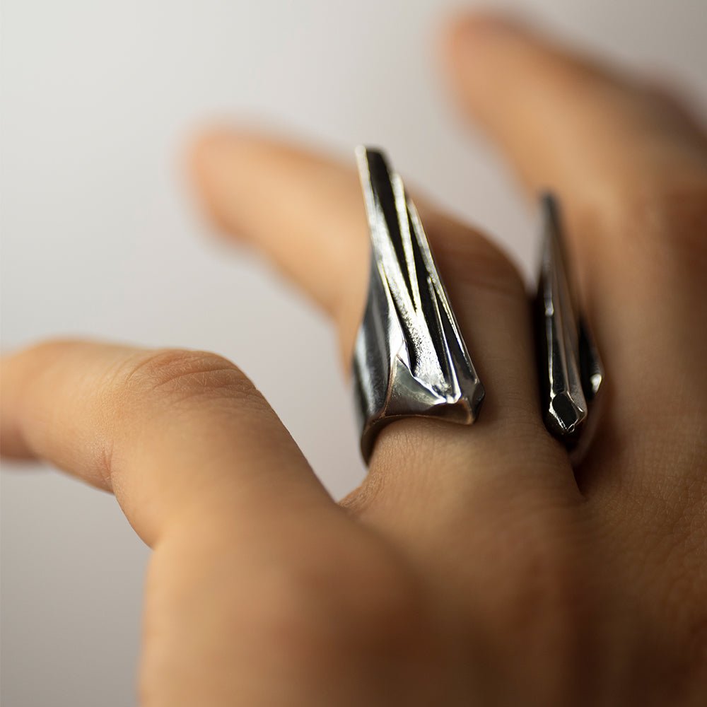 MANTIS RING - Macabre Gadgets Store