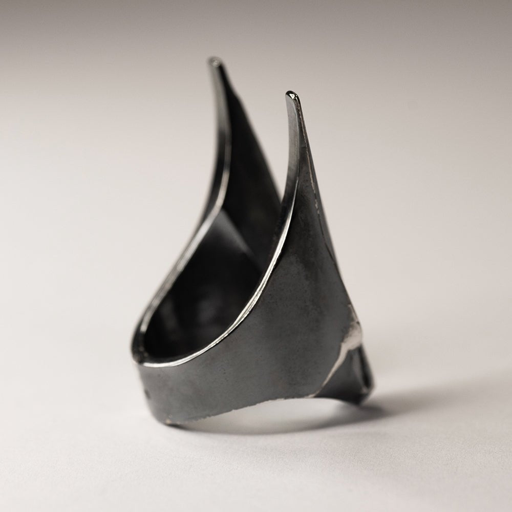 MANTIS RING - Macabre Gadgets Store