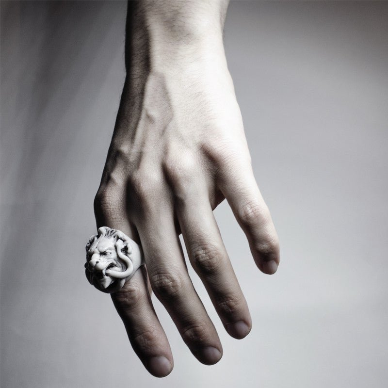 MARBLE LION RING - Macabre Gadgets Store