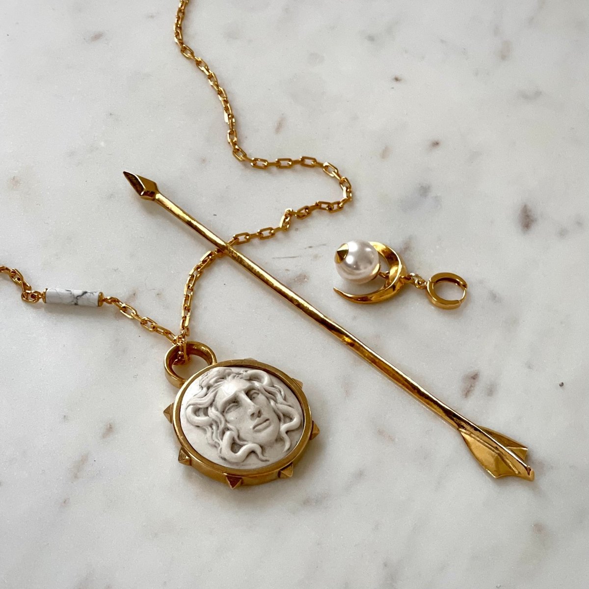 MEDUSA SHIELD PENDANT - Macabre Gadgets Store