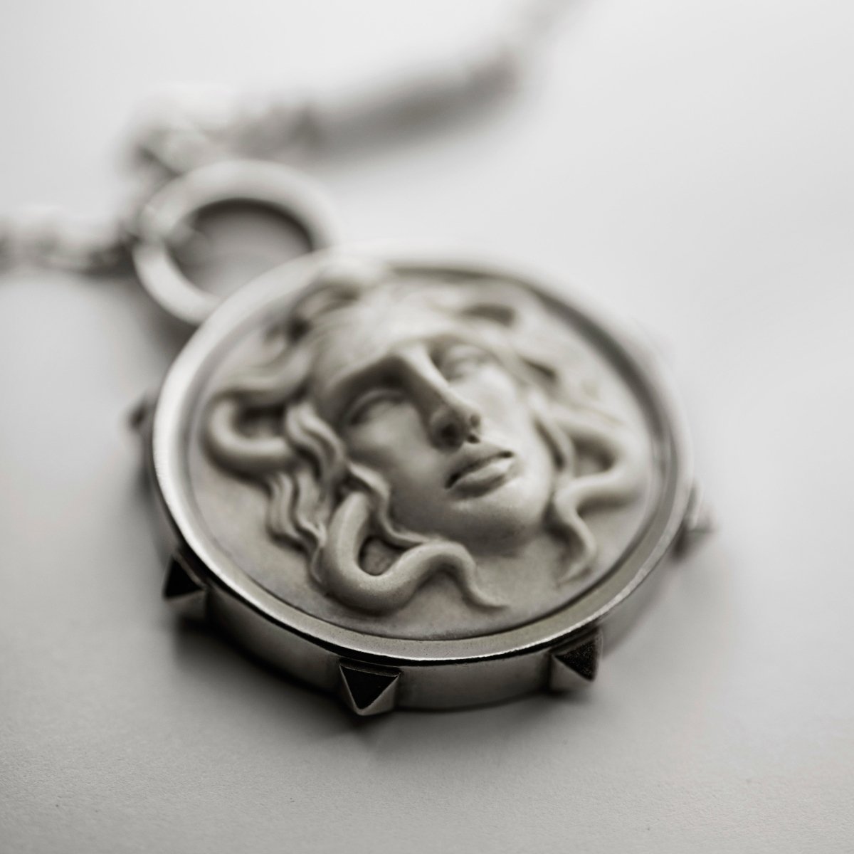 MEDUSA SHIELD PENDANT - Macabre Gadgets Store