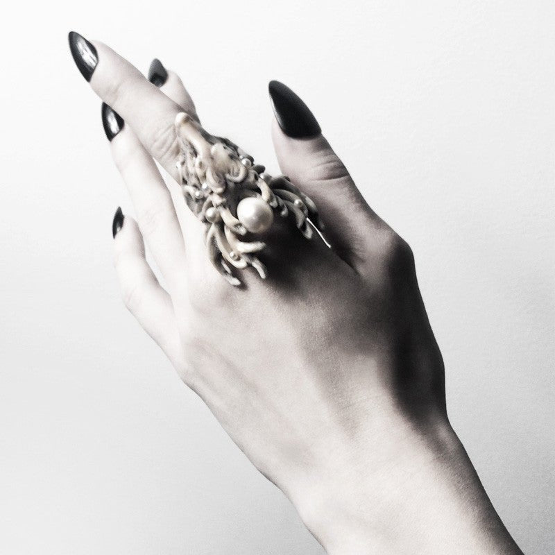 NARA RING - Macabre Gadgets Store