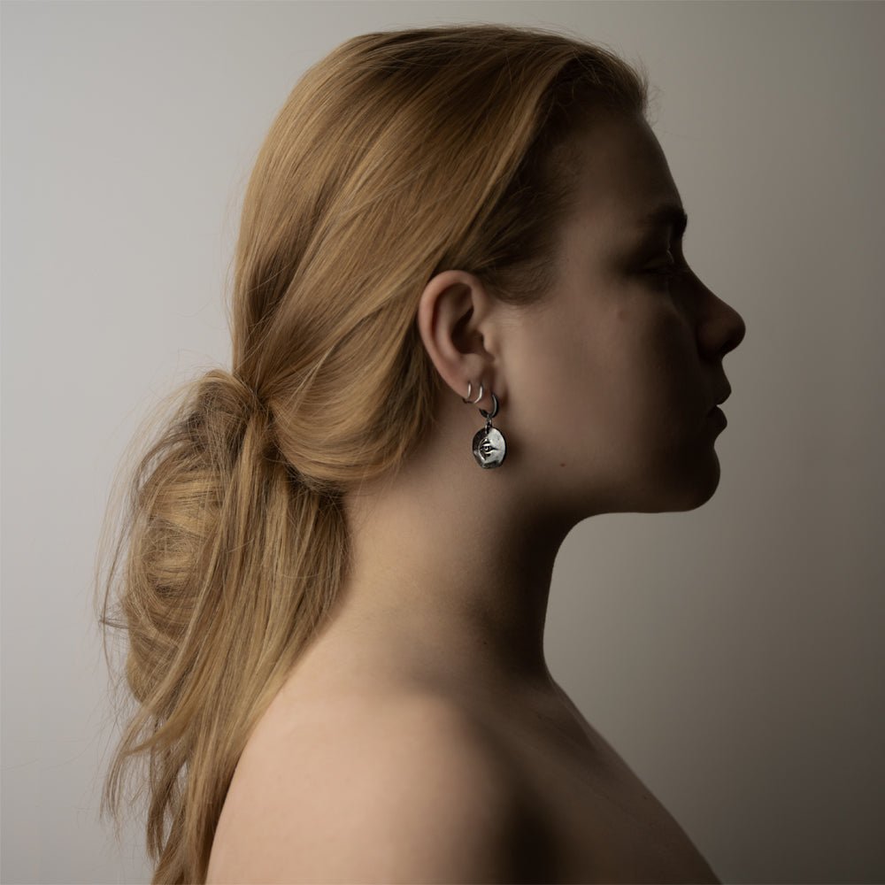 OCULUS EARRING - Macabre Gadgets Store
